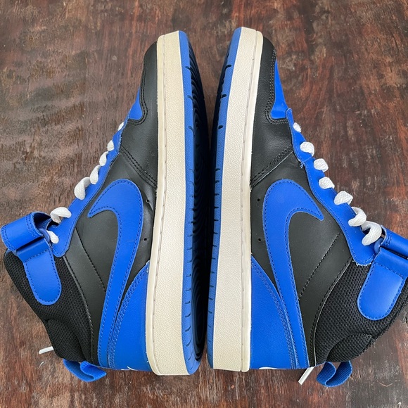 Nike Kids Black and Blue Sneakers - Picture 4 of 7